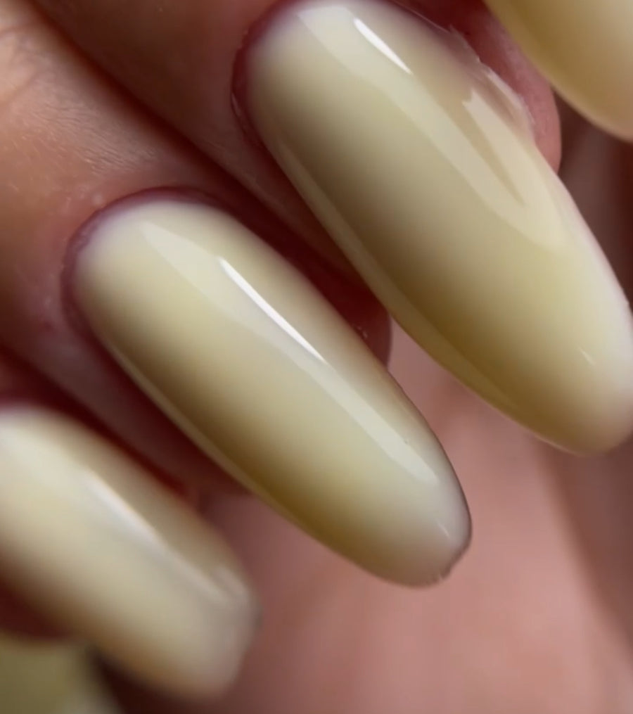 In.Hype Hard Builder Gel -  Mellow #21 buttery yellow